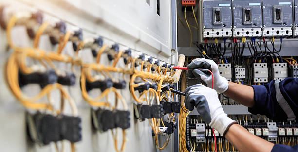 Professional Electrician technician working in Evergreen, AL